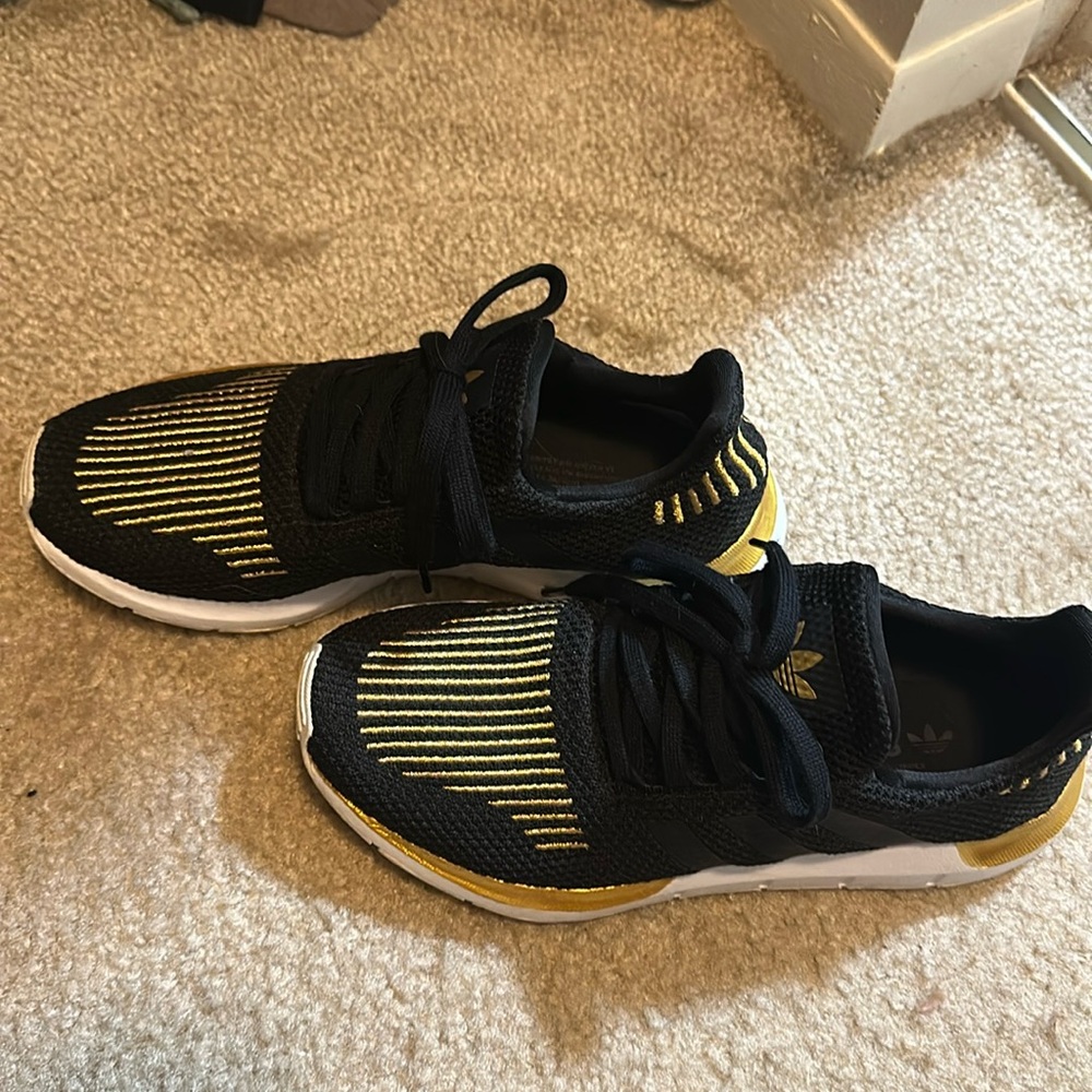 Adidas size 7 1/2